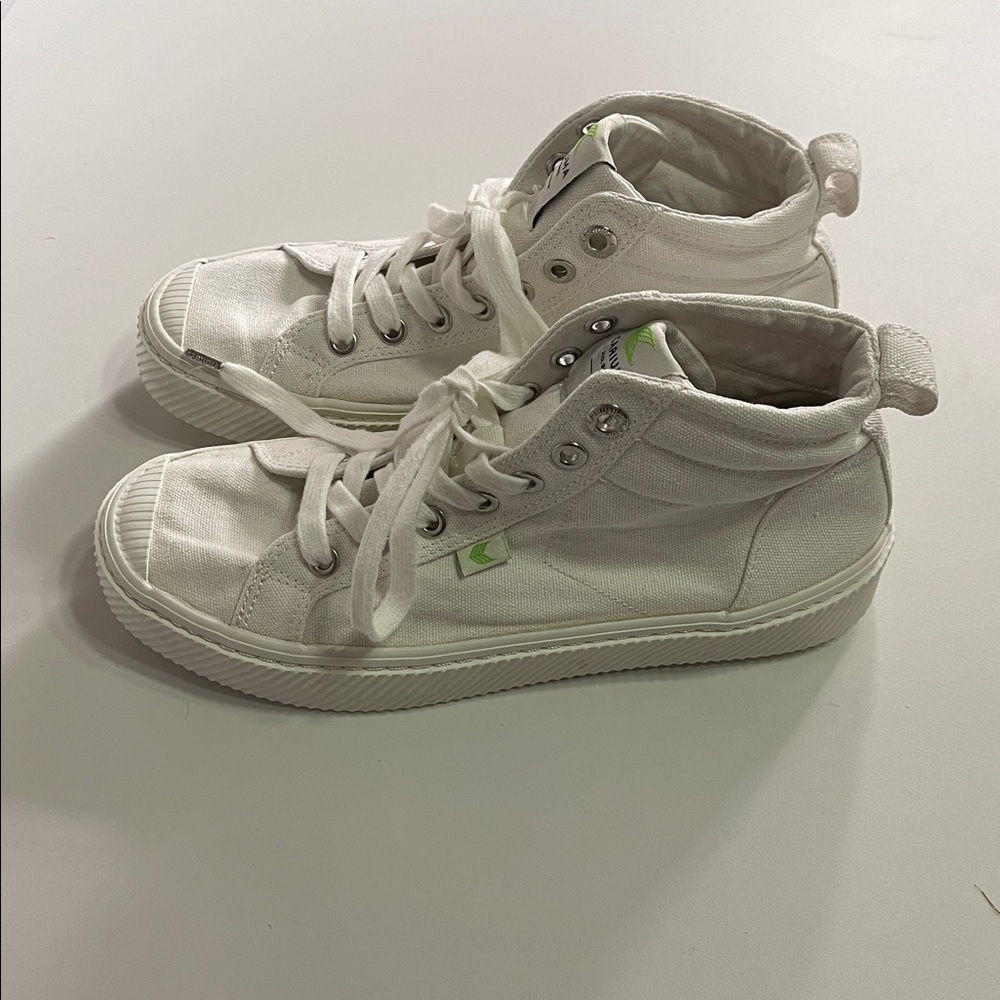 NIB Cariuma OCA High Top SneakersWhite Canvas Size Women’s 6.5